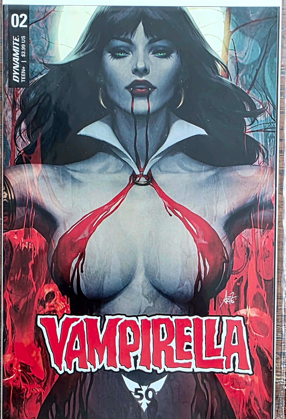 Vintage Vampirella #2 Variant Cover Excellent condition- Comic Graphic Magazine